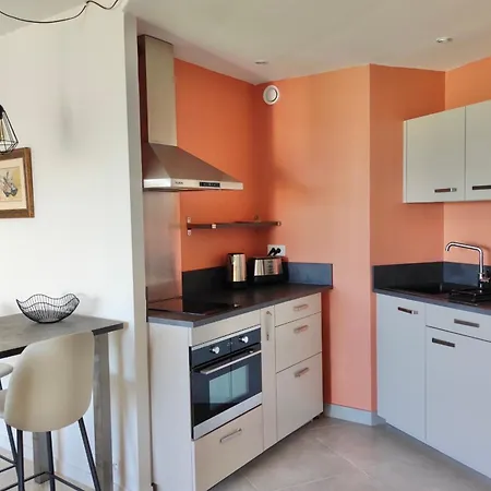 46 M Nest With Shared Pool Lägenhet