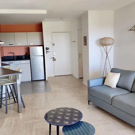 Apartment 46 M Nest With Shared Pool *